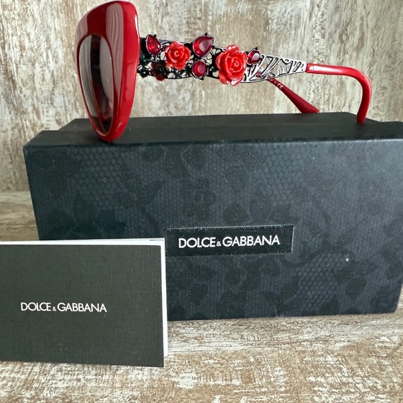 DOLCE & GABBANA SICILIAN CAT EYE SUNGLASSES. BRAND NEW. ORIGINAL LACE CASE. - Picture 6 of 8
